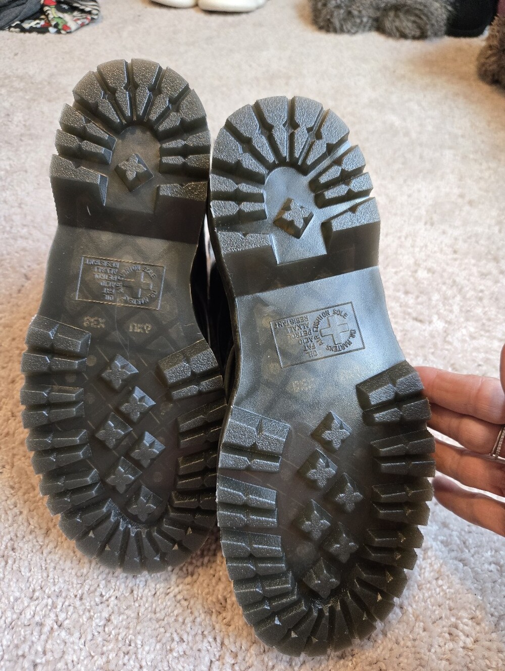 NEW!! Dr Martens Patent MOLLY Platform Boots w/ Silver Contrast Accents. Size 8 - Picture 13 of 13